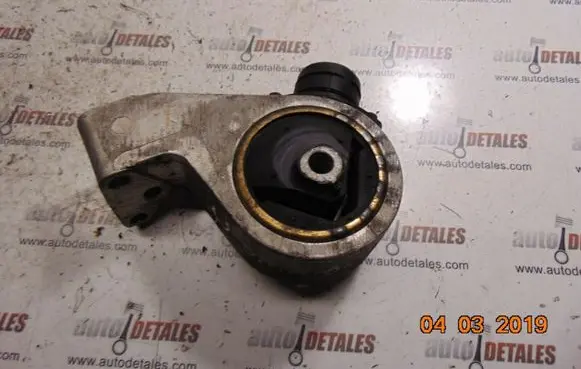 Mitsubishi Space Star Engine mount bracket 4618076