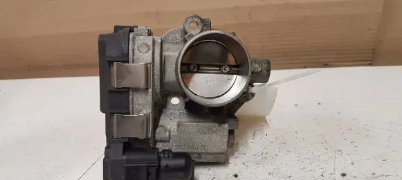Skoda Kamiq Throttle valve 04C133062C