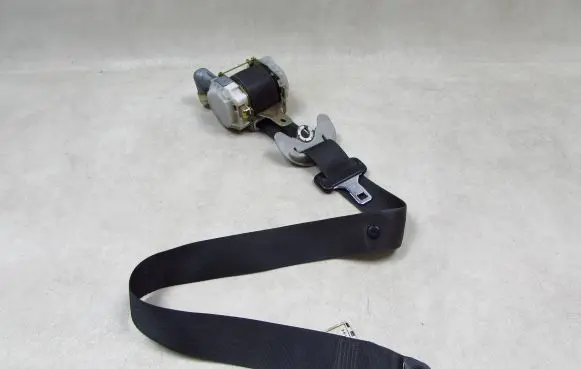 Toyota Camry Front seatbelt 009194 ID55445