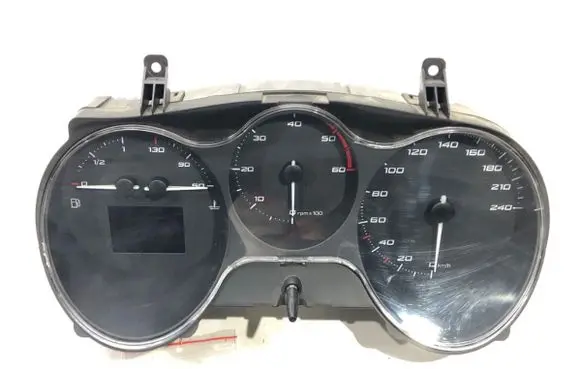 Speedometer (instrument cluster)