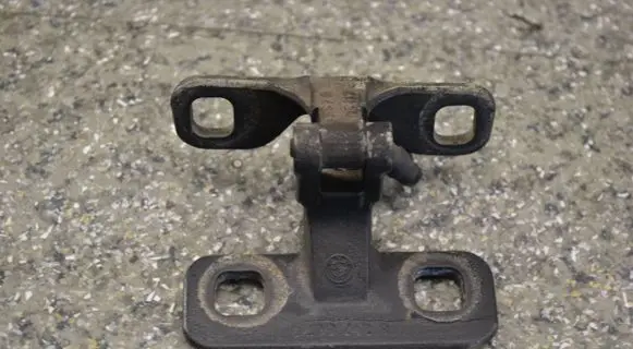BMW X5 E53 Tailgate/trunk/boot hinge 82476678