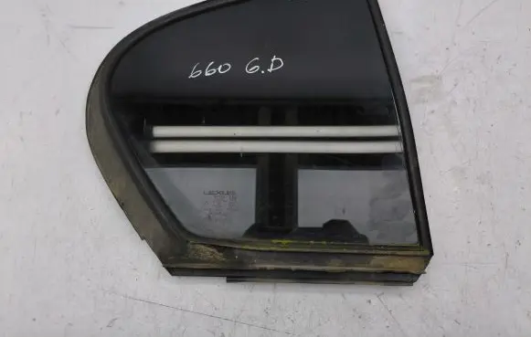 Lexus GS 300 350 430 450H Rear vent window glass 6818830180