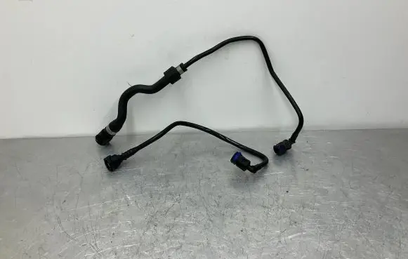 Coolant pipe/hose