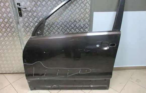 Suzuki Grand Vitara II Front door