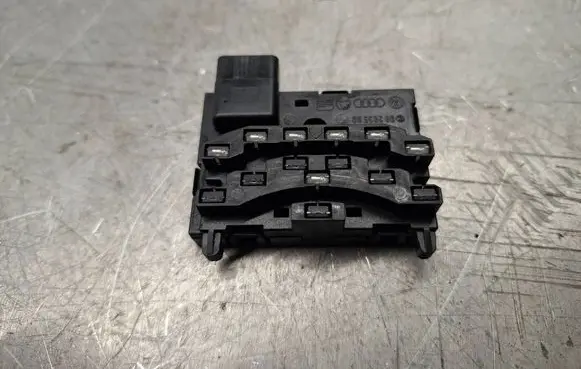 Audi A3 S3 8P Steering angle sensor 1K0959654