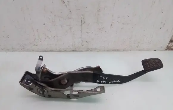 Toyota Yaris Brake pedal 