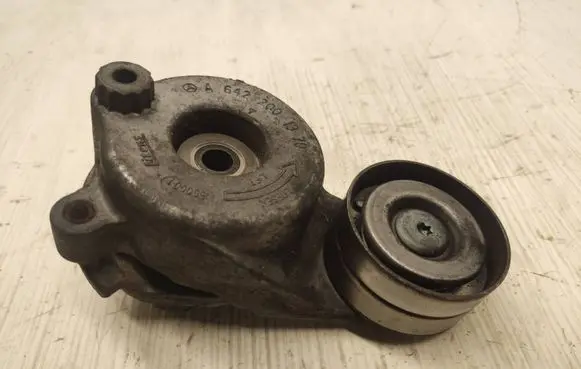 Mercedes-Benz C W204 Alternator belt tensioner A6422001370