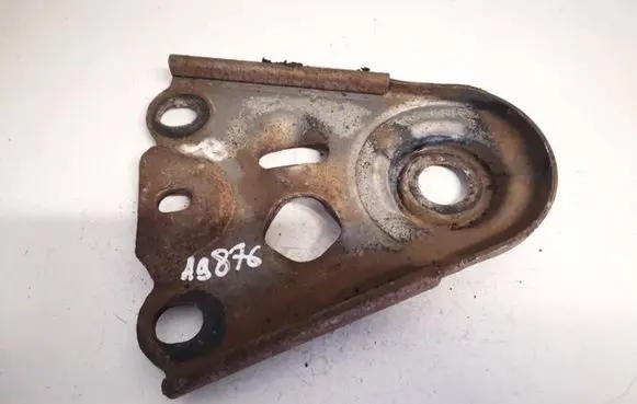 Volvo XC90 Engine mounting bracket