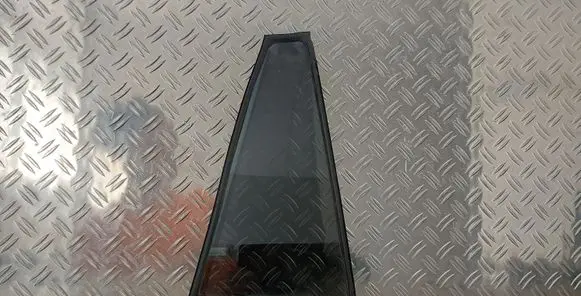 Toyota RAV 4 (XA30) Rear vent window glass 43R00122