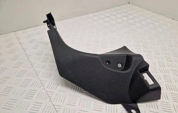Foot area side trim