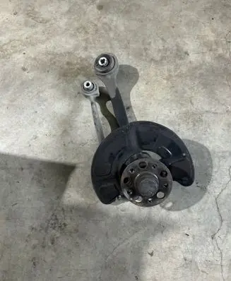 Mercedes-Benz E W212 Front wheel hub A2124201144