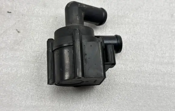 Volvo XC90 Electric auxiliary coolant/water pump 518705030