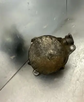 BMW 5 E60 E61 Vacuum pump