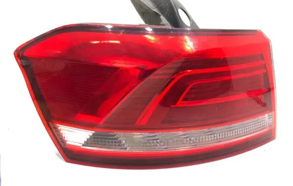 Volkswagen PASSAT B8 Rear/tail lights