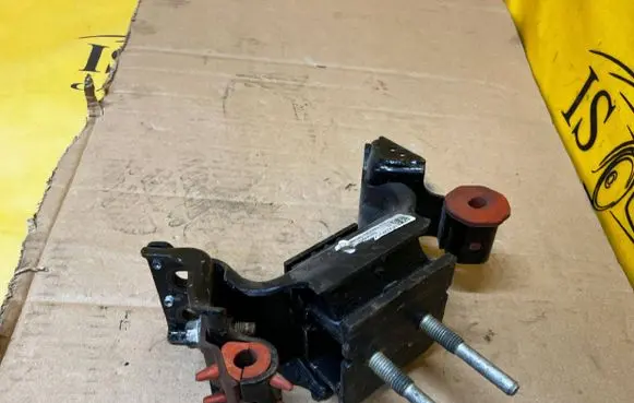 Ford Bronco Gearbox mounting bracket MB3G-6D091-CE MB3G6D091CE