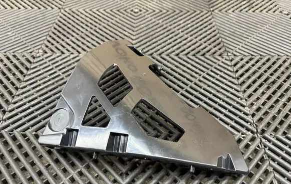 BMW iX Front bumper mounting bracket 7933612