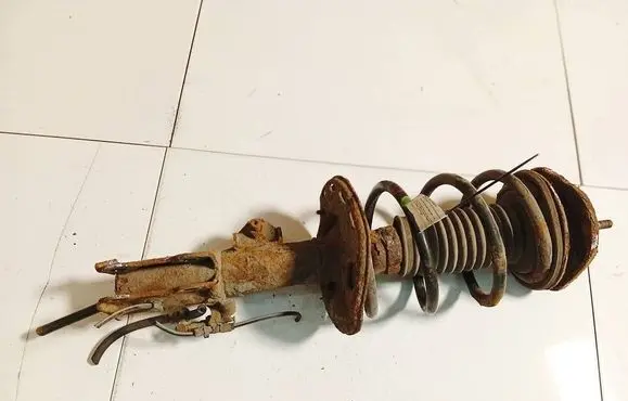 Toyota Auris 150 Front shock absorber/damper 