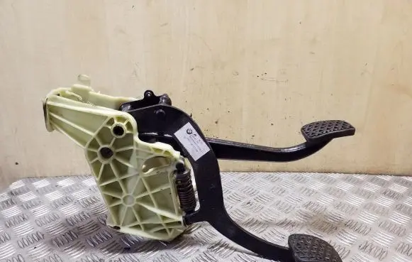 BMW 5 F10 F11 Pedal assembly 35116789740 6789740 35316789744