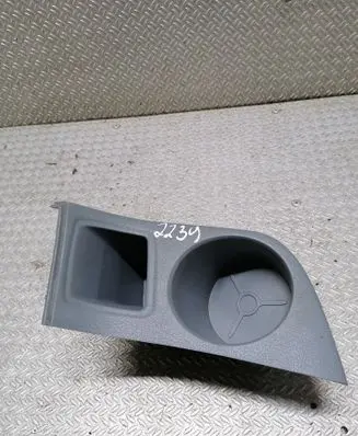 Cup holder front