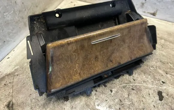 Ashtray (front)