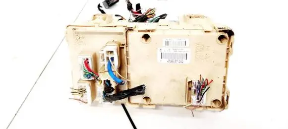 Toyota Avensis T250 Fuse box set 82641CA030F 82641-CA030-F