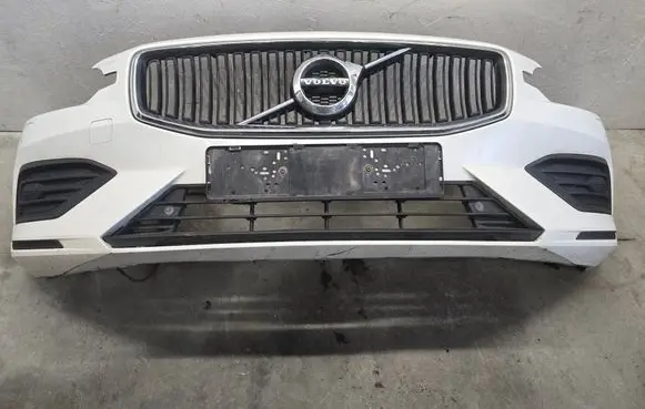 Volvo V60 Front bumper 31690589