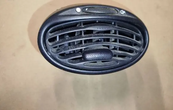 Ford Focus Dash center air vent grill 98AB19893AKW D1B1AR66ZA
