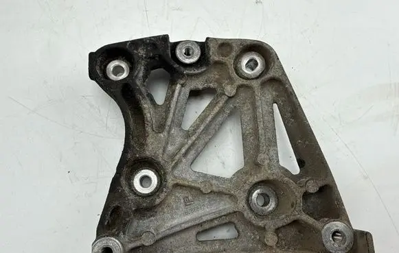 Chevrolet Captiva A/C compressor mount bracket 96868422