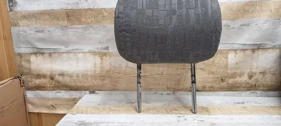 Toyota Previa (XR30, XR40) II Front seat headrest 
