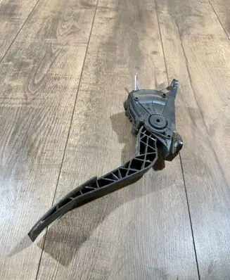 Nissan Navara D23 Accelerator throttle pedal 6PV93390113 180024KJ0A