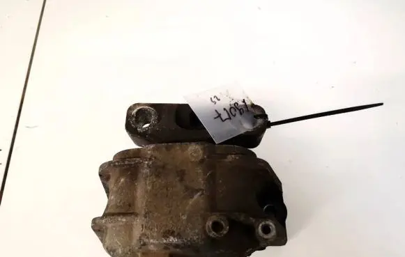 Volkswagen Tiguan Engine mount bracket 1k0199262a