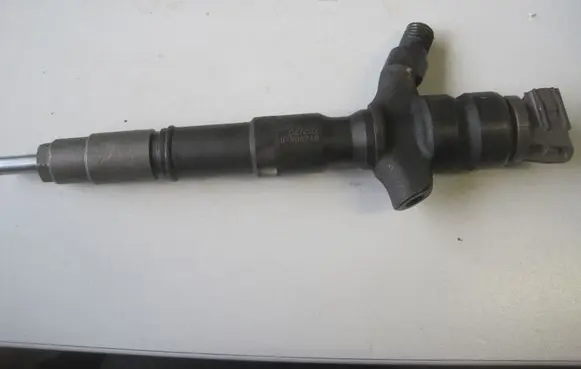 Fuel injector