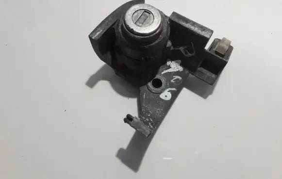 Peugeot 406 Front door lock (next to the handle) 