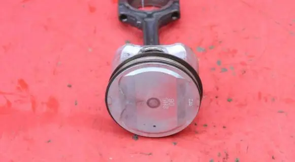 Nissan Primera Piston 