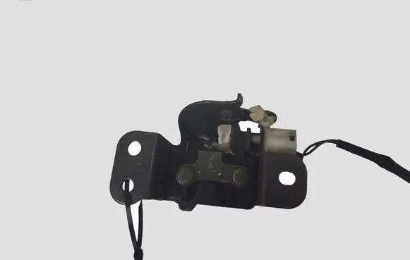 Hyundai Santa Fe Tailgate window lock/catch/latch
