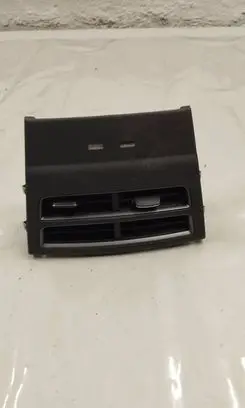 Rear air vent grill