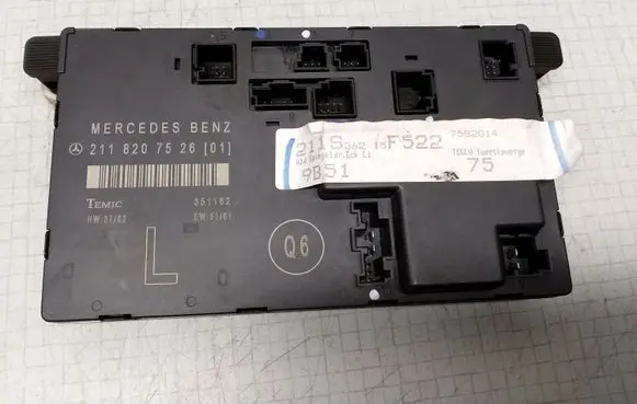 Mercedes-Benz E W211 Door control unit/module 2118207526