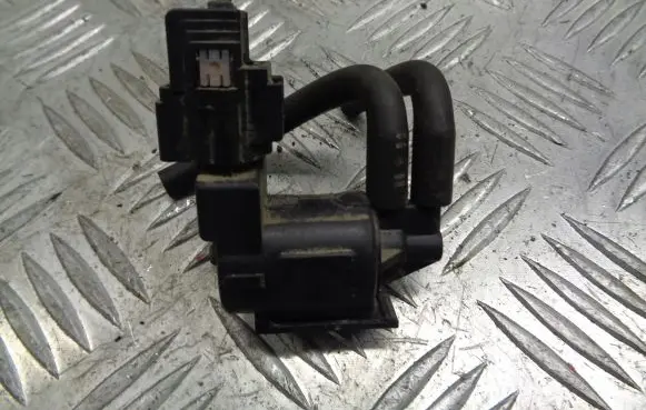 Mazda 323 Vacuum valve K5T44090