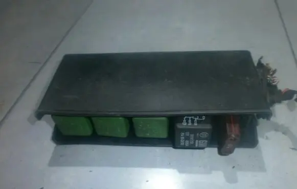 Opel Tigra A Fuse box set 90387999