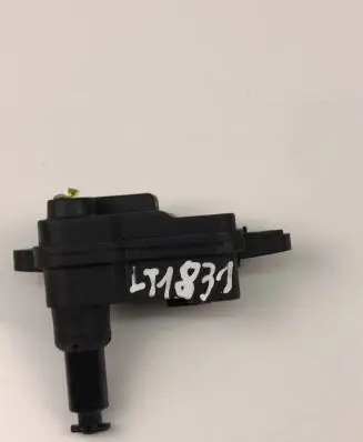 Audi A3 S3 8V Fuel tank cap lock motor 8V0862153B