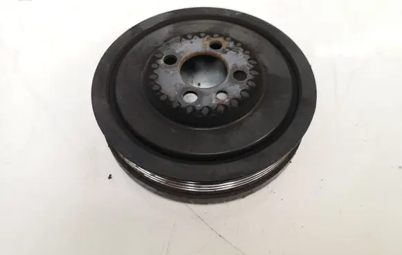 Volkswagen PASSAT B6 Crankshaft pulley 036105243