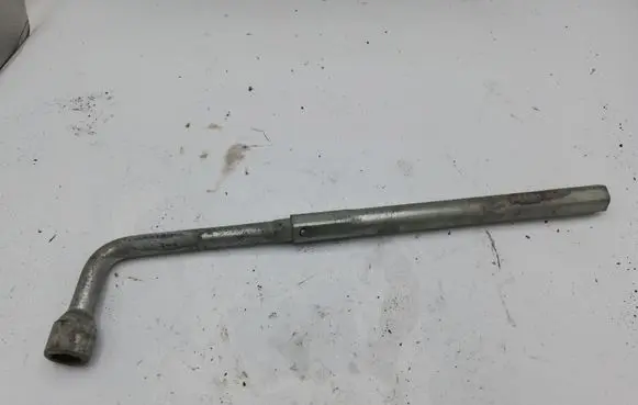 Mercedes-Benz ML W164 Wheel nut wrench 1405810301 1405810201