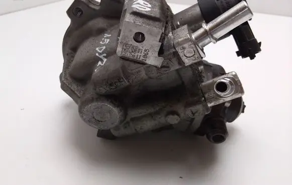 Ford C-MAX II Fuel injection high pressure pump 0445010592 0928400779