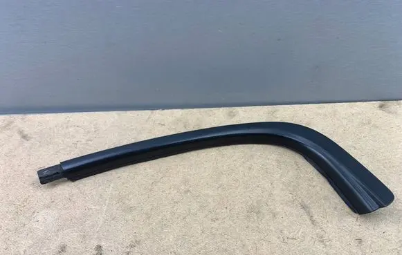 BMW 3 E90 E91 Rear side glass trim 51137117243 7117243