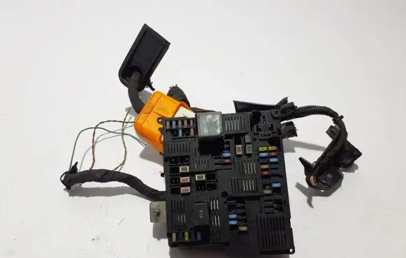 Volvo S60 Fuse module 32268453