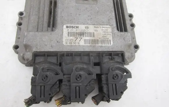 Peugeot 206 Engine control unit/module 0281011225