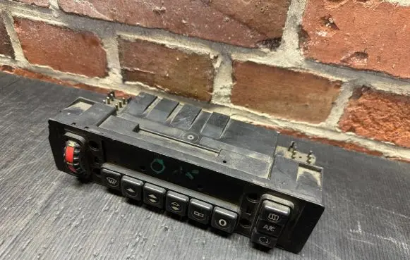 Mercedes-Benz 190 W201 Climate control unit 2018300885