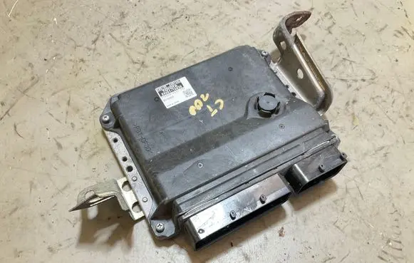 Lexus CT 200H Engine control unit/module 8966176030 2754005532