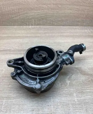 BMW 7 E65 E66 Vacuum pump 77873660 72817601B