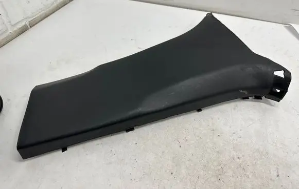 (B) pillar trim (bottom)